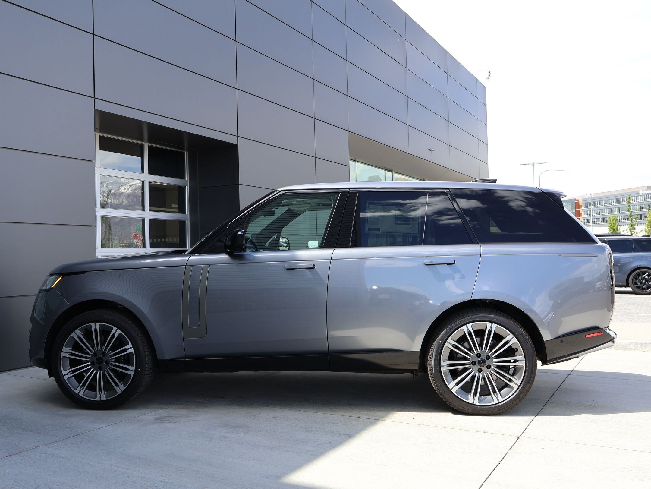 Used 2026 Land Rover Range Rover SE AWD/4WD image 11