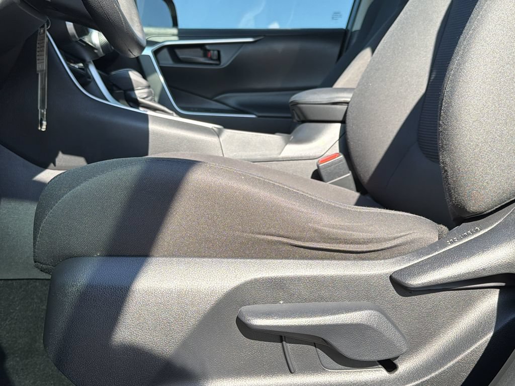 Used 2020 Toyota RAV4 LE w/ All Weather Liner Package AWD/4WD image 21