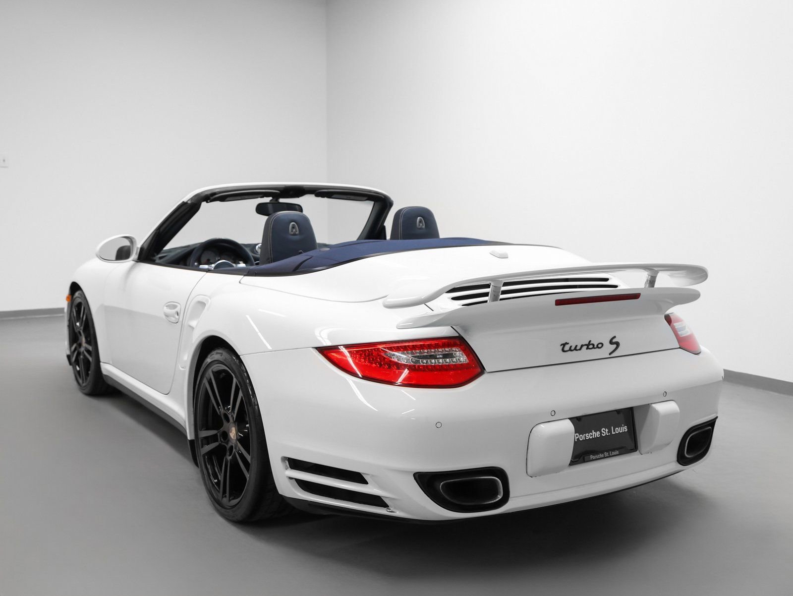 Used 2011 Porsche 911 Turbo S image 3