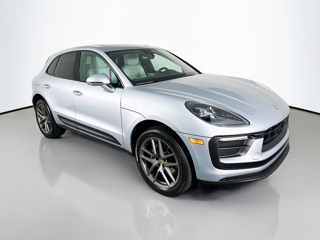 New 2025 Porsche Macan image 7