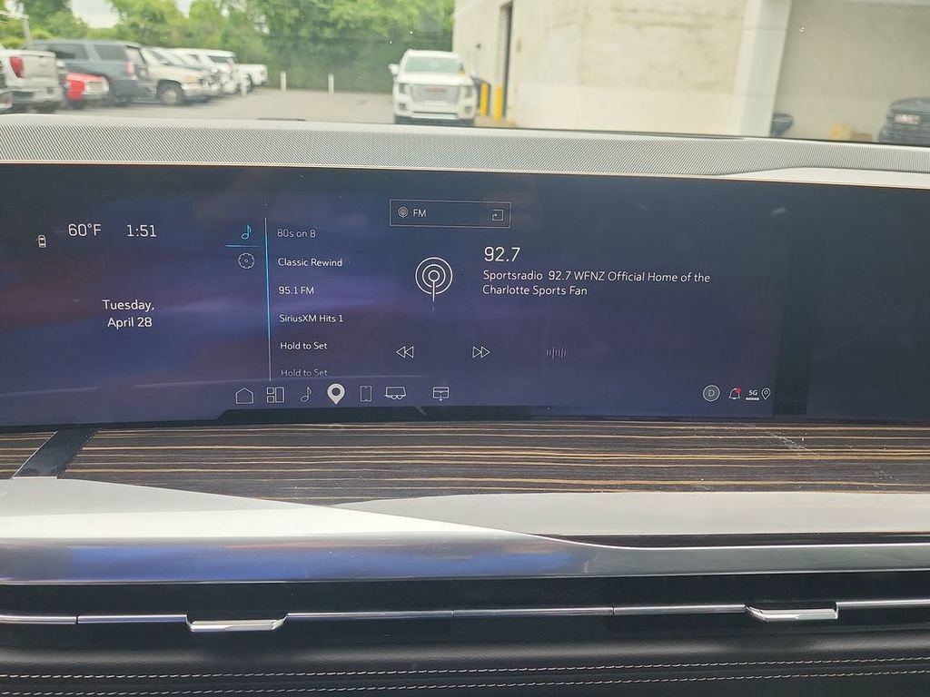 Certified 2025 Cadillac Escalade ESV Premium Luxury AWD/4WD image 13