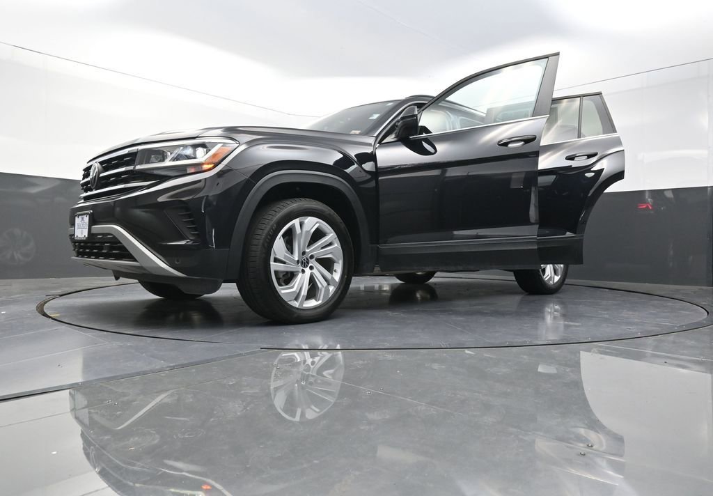 Used 2023 Volkswagen Atlas SE image 32