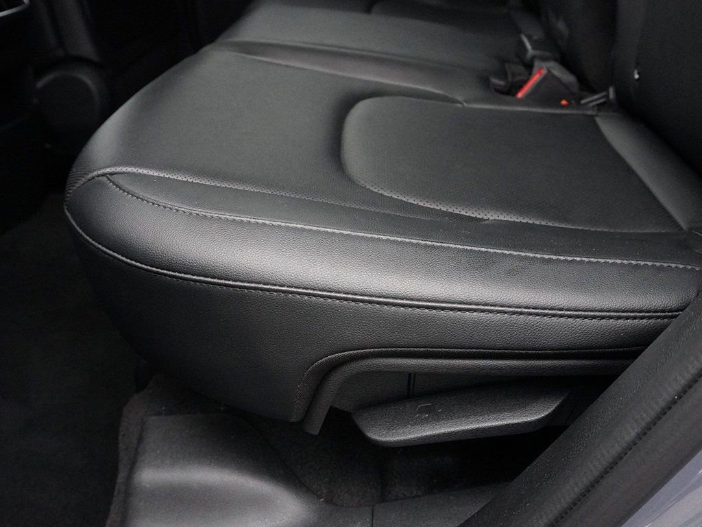Used 2023 Kia Sportage EX image 28