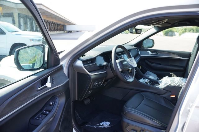 New 2025 Jeep Grand Cherokee L Limited w/ Trailer Tow Package image 10