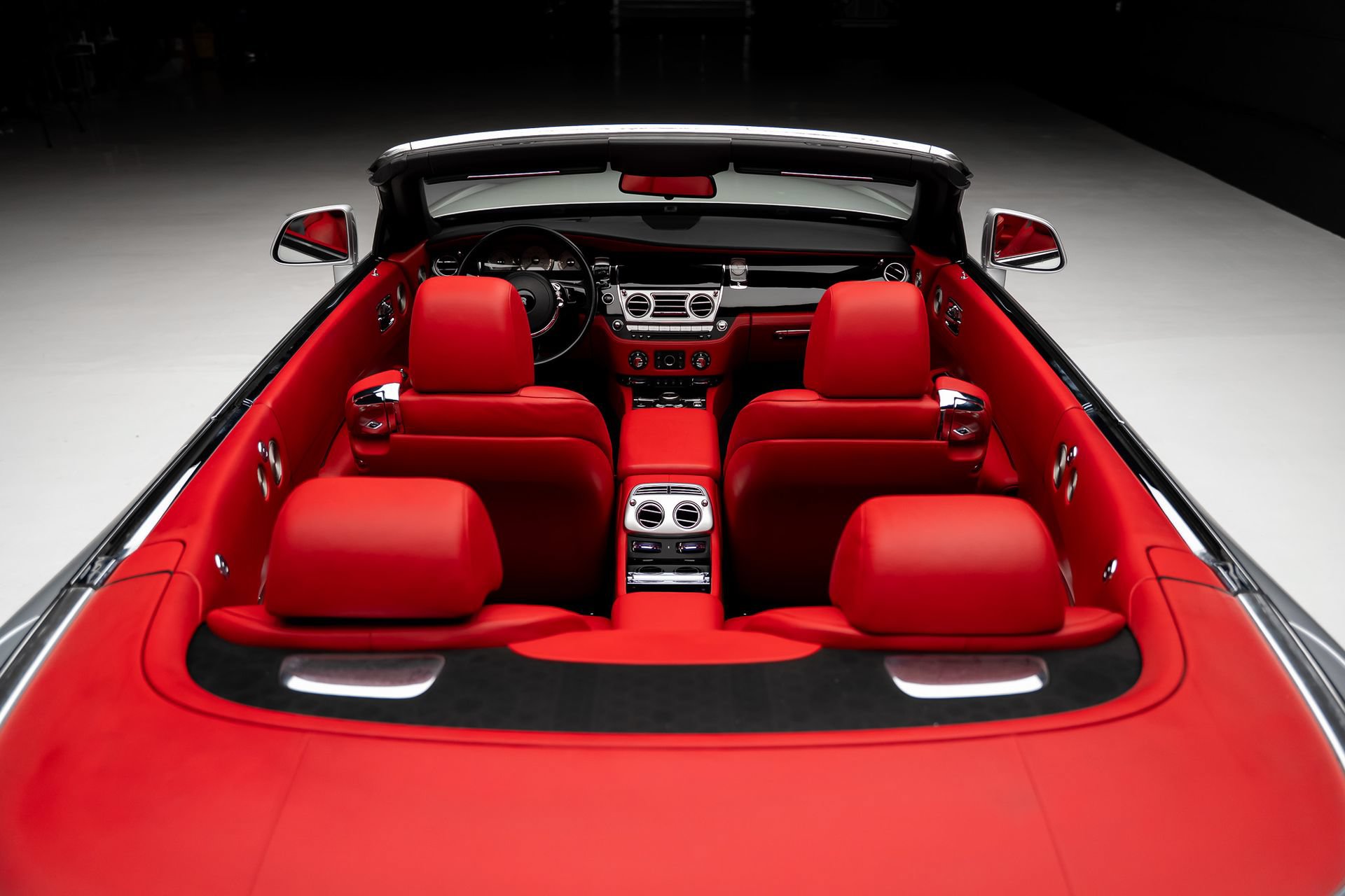 Used 2017 Rolls-Royce Dawn RWD image 77
