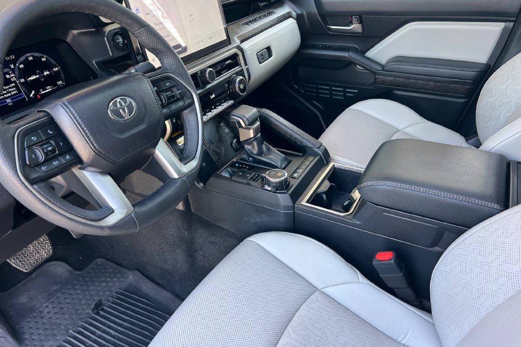 Certified 2025 Toyota Tacoma Limited AWD/4WD image 13