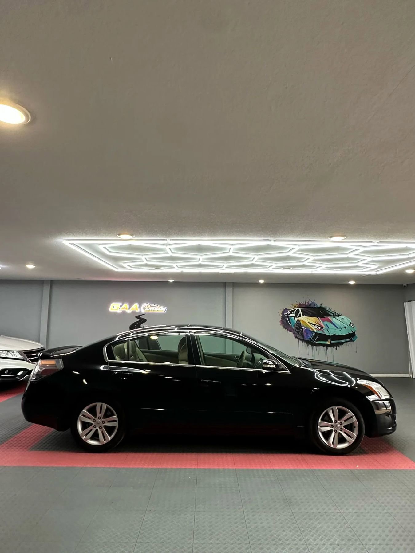 Used 2011 Nissan Altima 3.5 SR w/ 3.5SR Premium Pkg FWD image 8