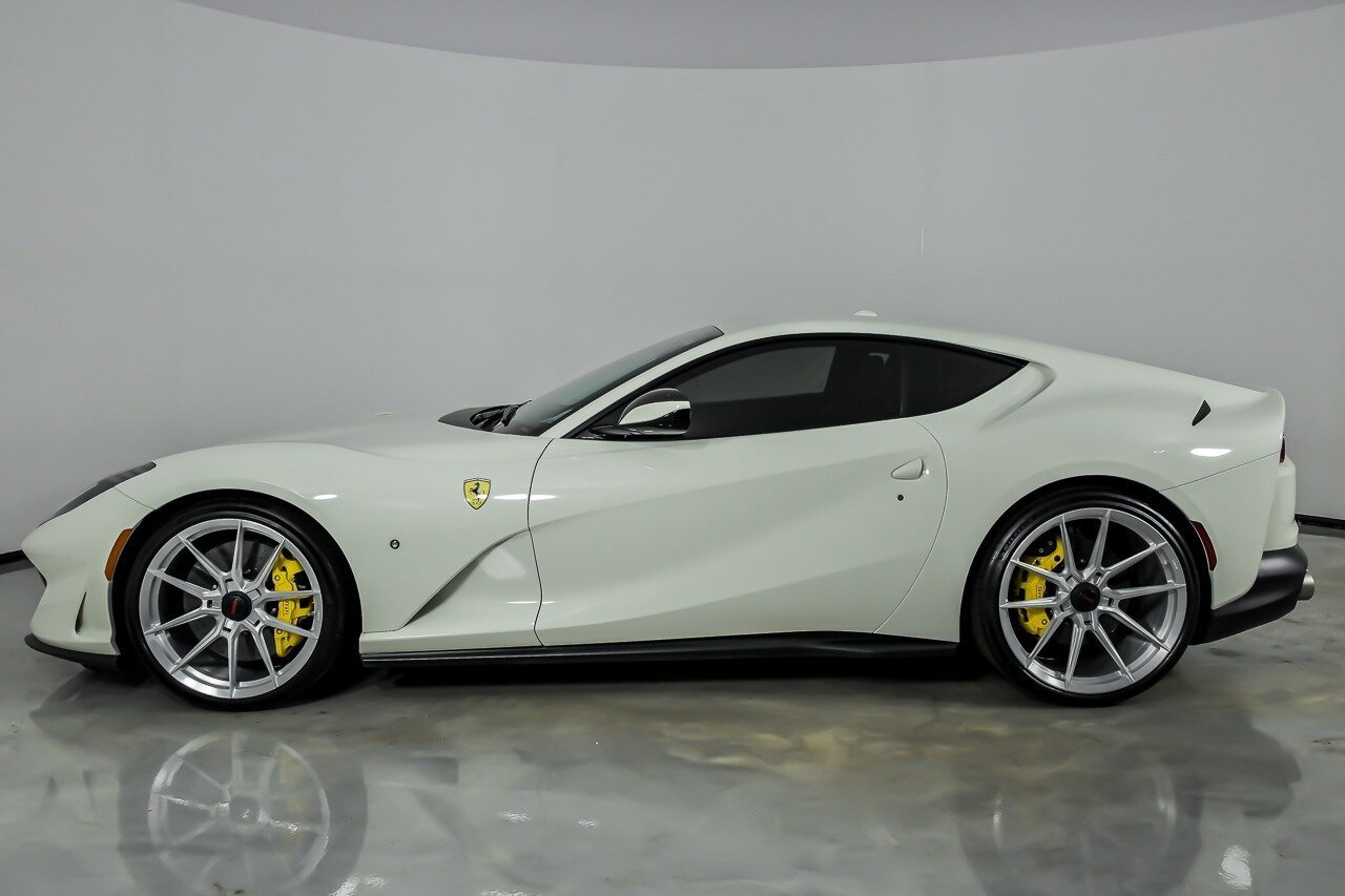 Used 2018 Ferrari 812 Superfast RWD image 8