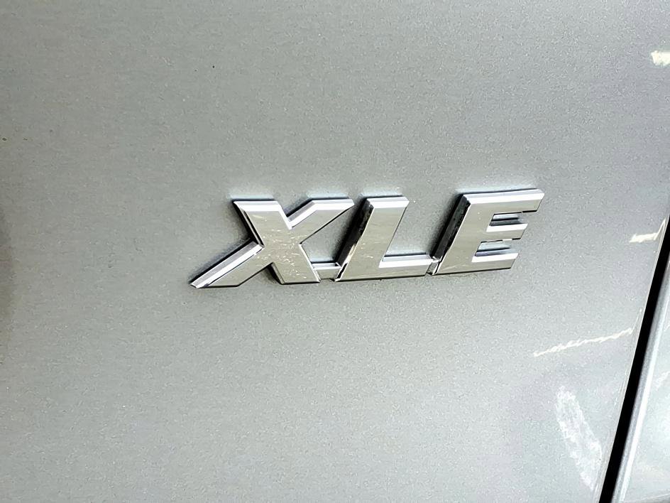 Used 2025 Toyota RAV4 XLE image 10