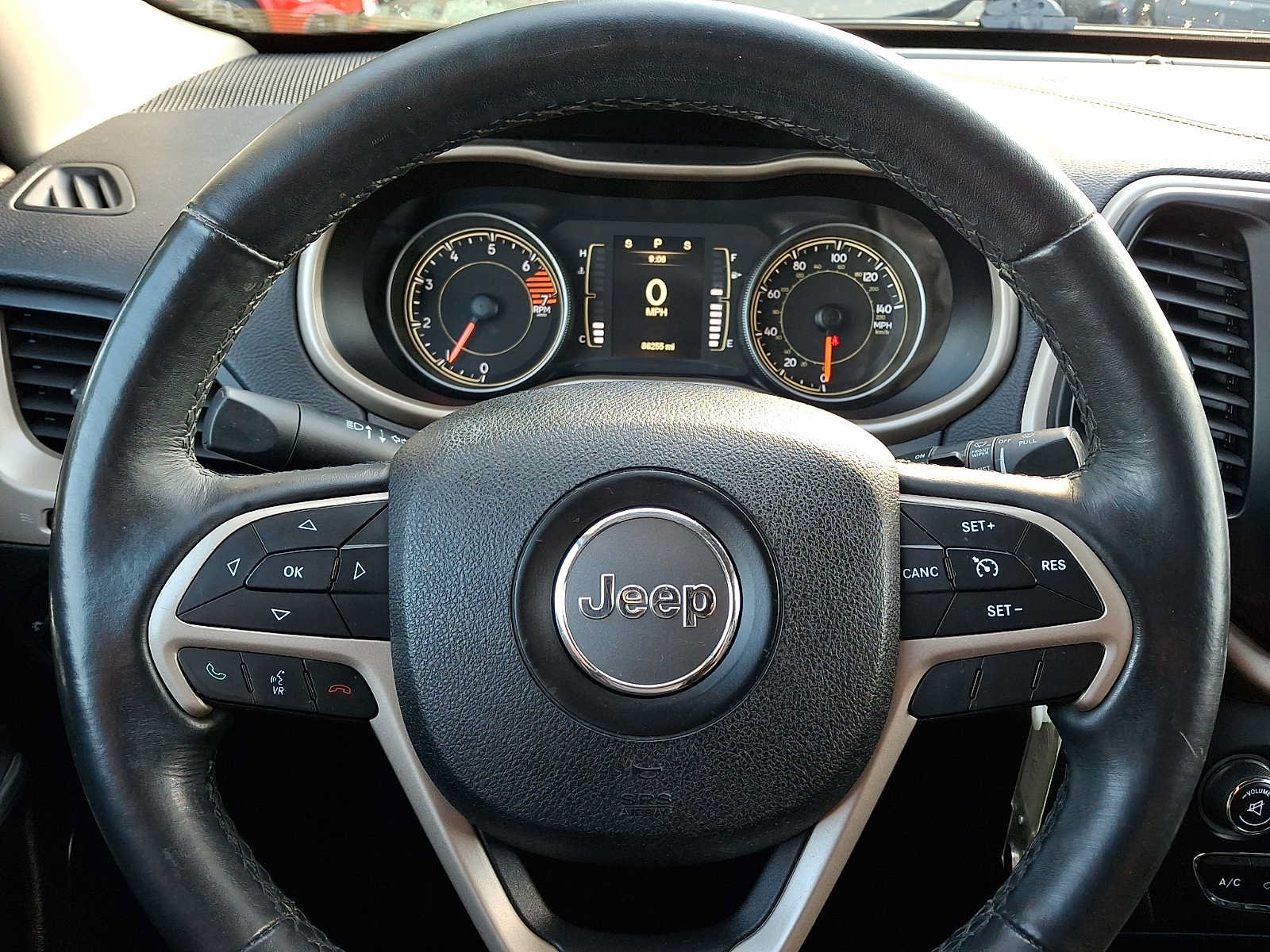 Used 2016 Jeep Cherokee Latitude AWD/4WD image 19