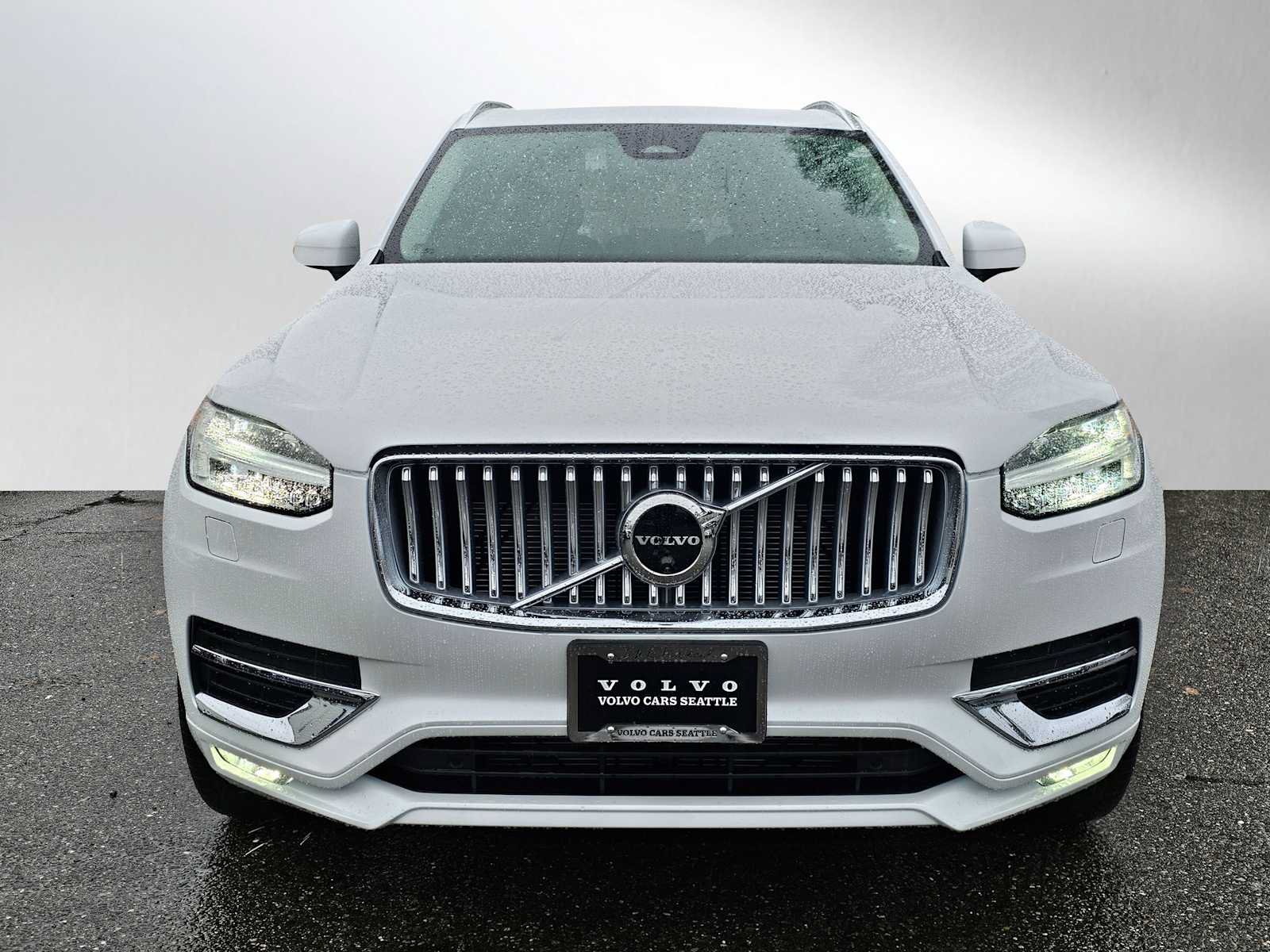 New 2025 Volvo XC90 B6 Plus w/ Protection Package Premier AWD/4WD image 2