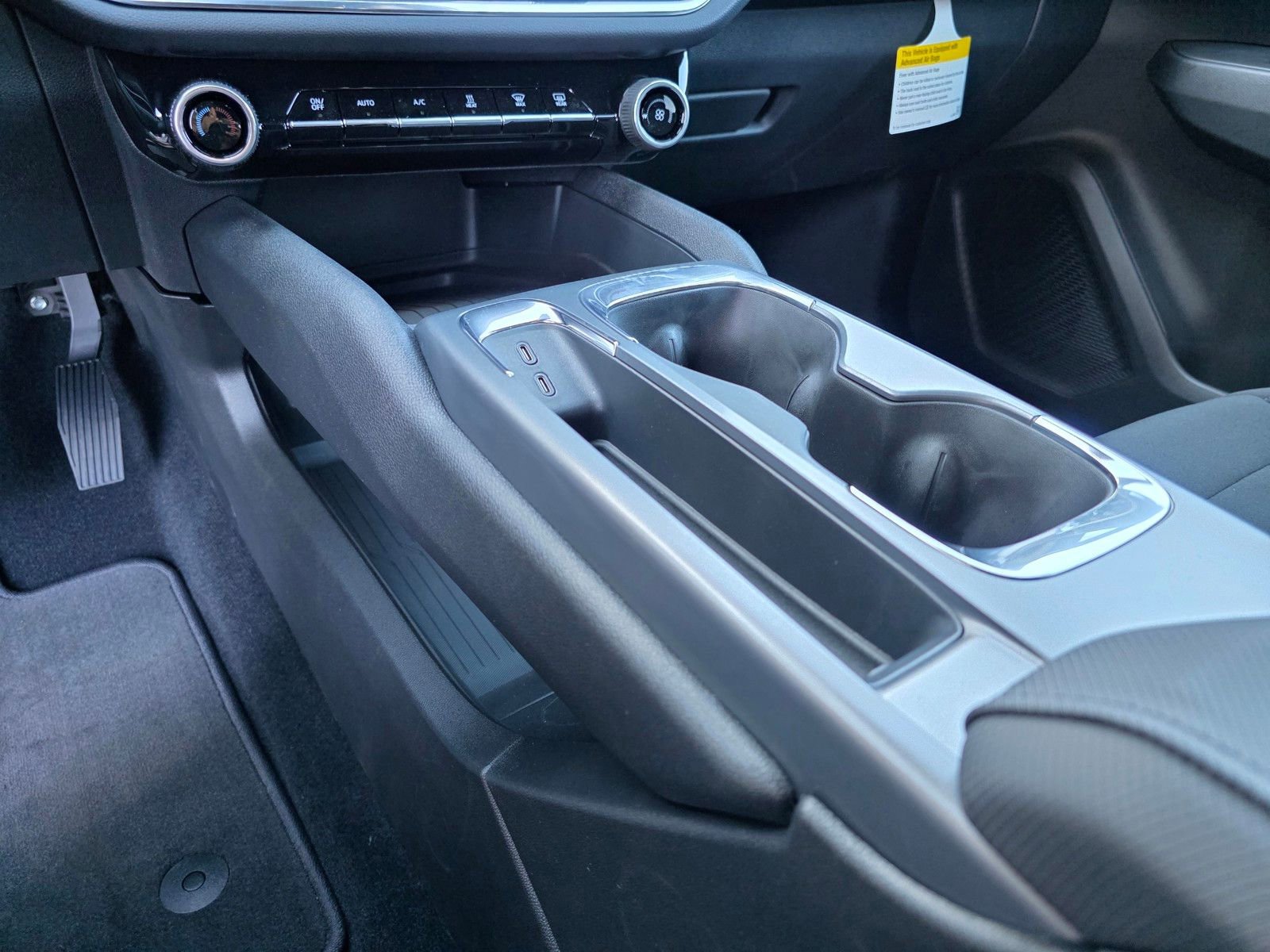 New 2026 Chevrolet Equinox EV LT w/ LPO, Blackout Package image 27