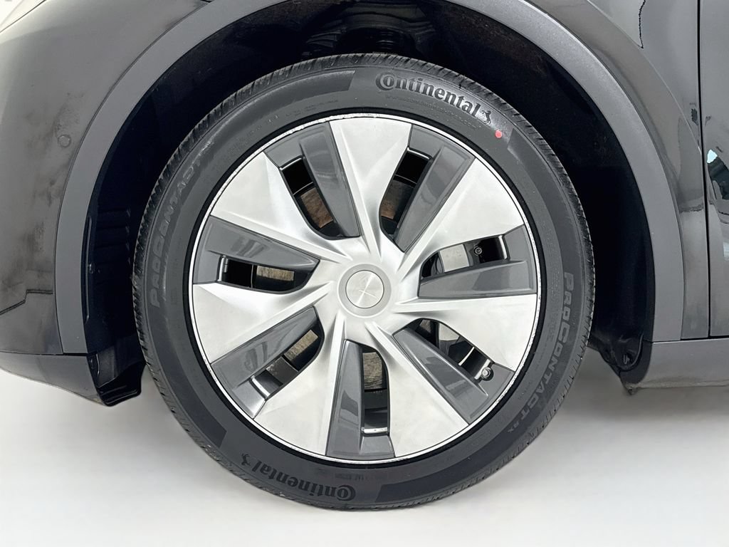 Used 2022 Tesla Model Y Long Range AWD/4WD image 31