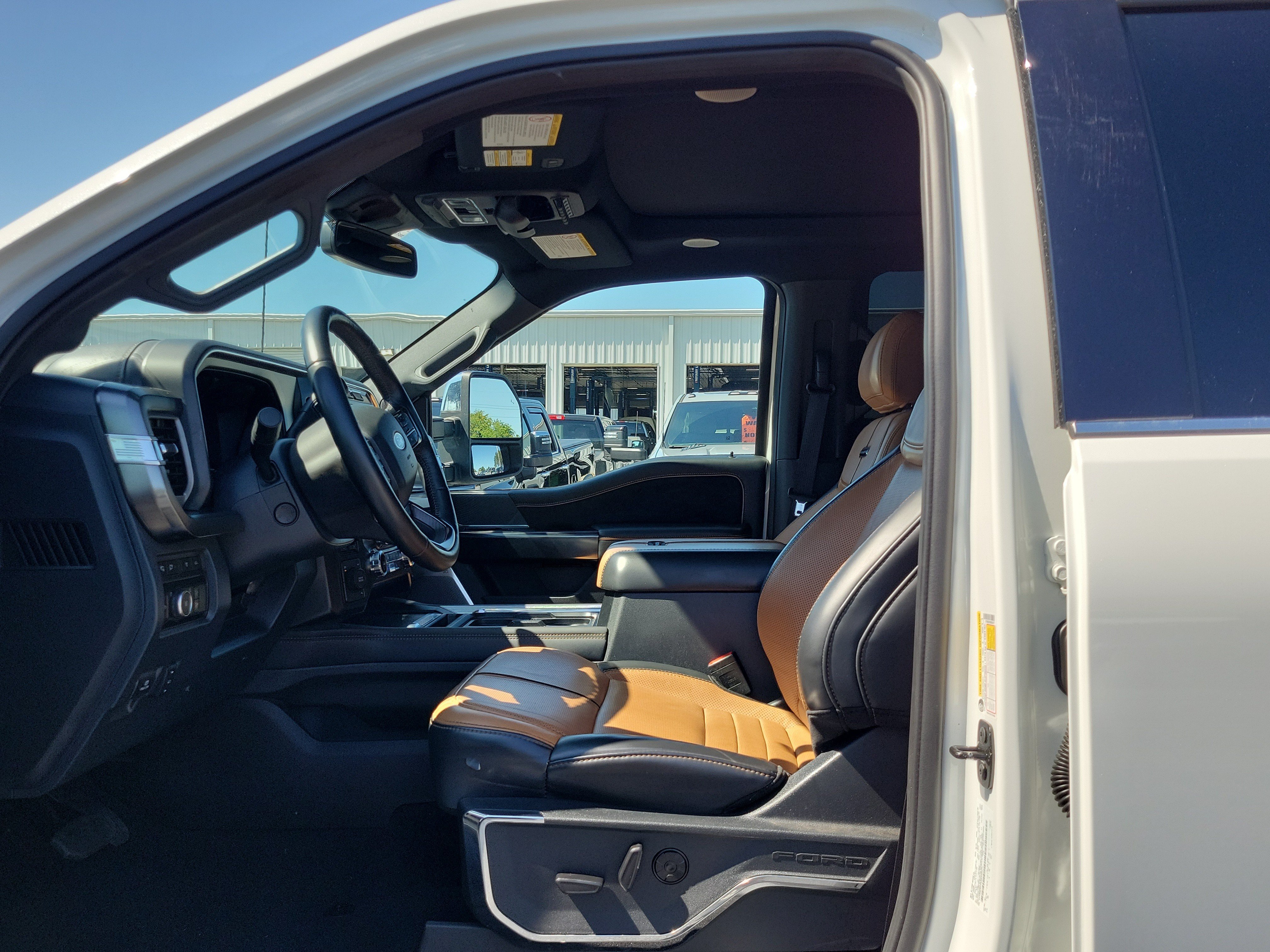 Certified 2024 Ford F350 Platinum w/ FX4 Off-Road Package AWD/4WD image 19