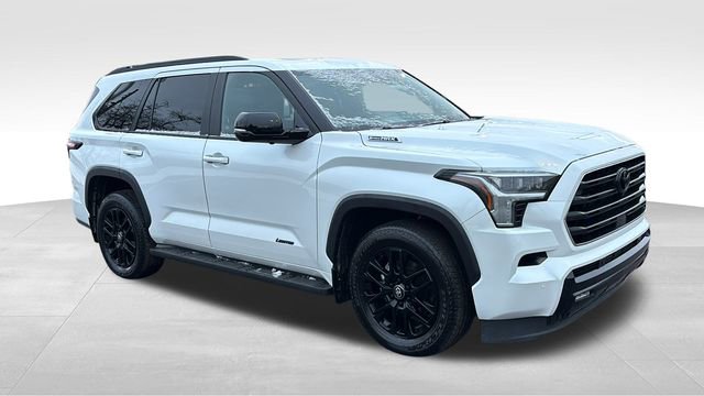 Used 2025 Toyota Sequoia Limited w/ Tow Technology Package image 31