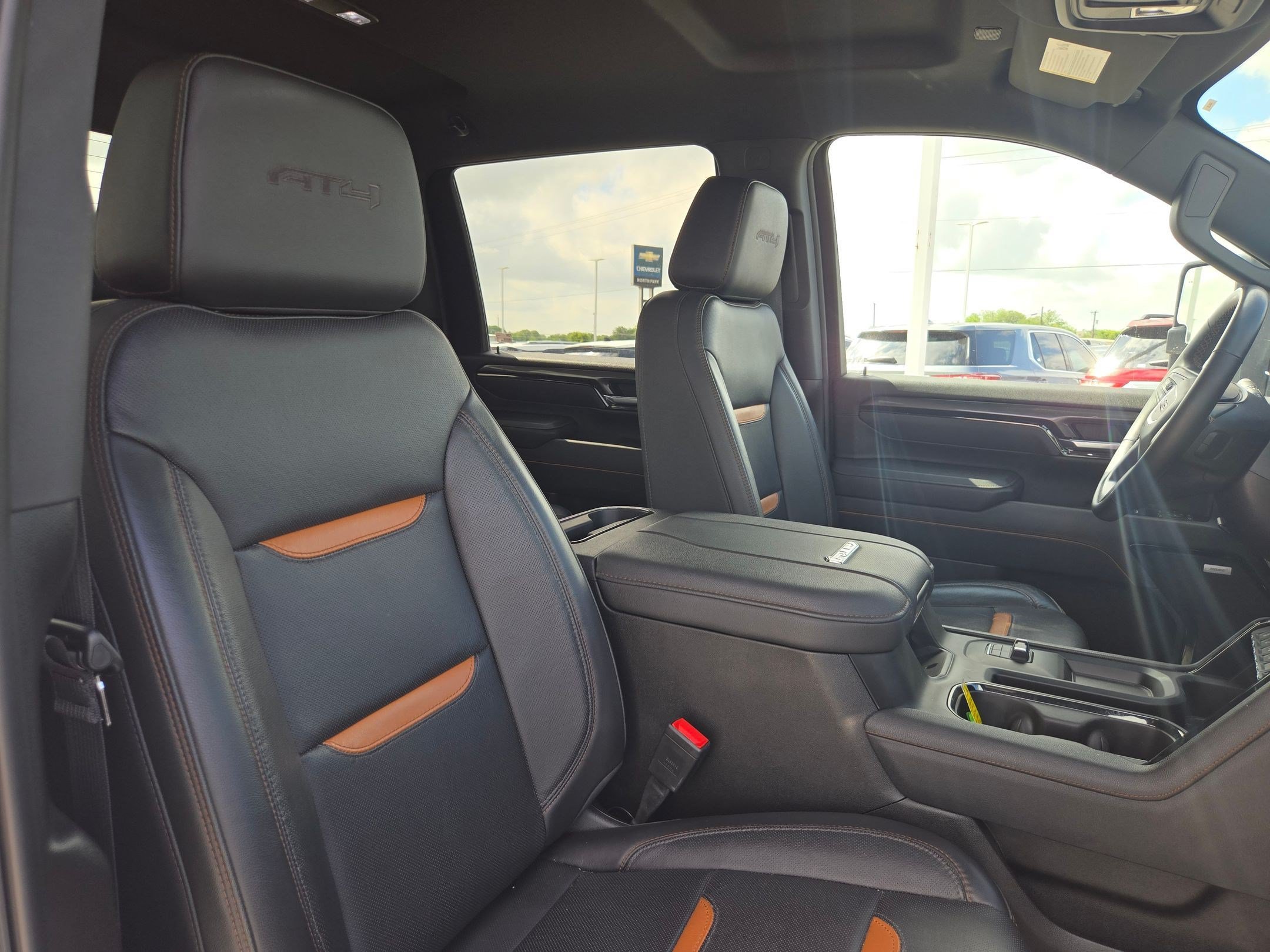 Used 2025 GMC Sierra 2500 AT4 AWD/4WD image 25