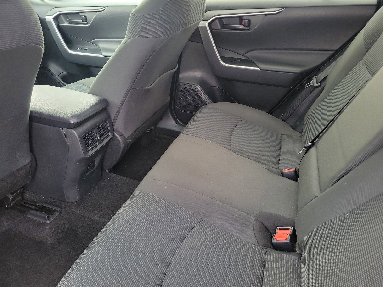 Used 2024 Toyota RAV4 LE FWD image 10