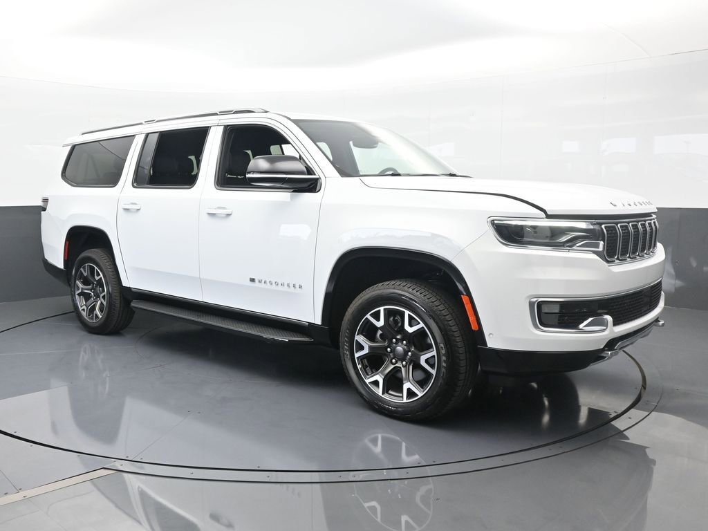 Used 2023 Jeep Wagoneer L Series III w/ Preferred Equipment Group image 8