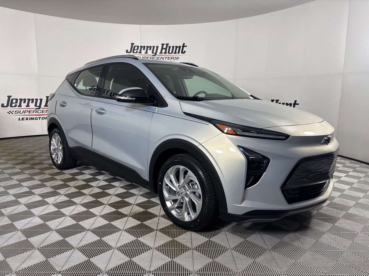 Used 2022 Chevrolet Bolt EUV LT w/ Comfort Package image 3