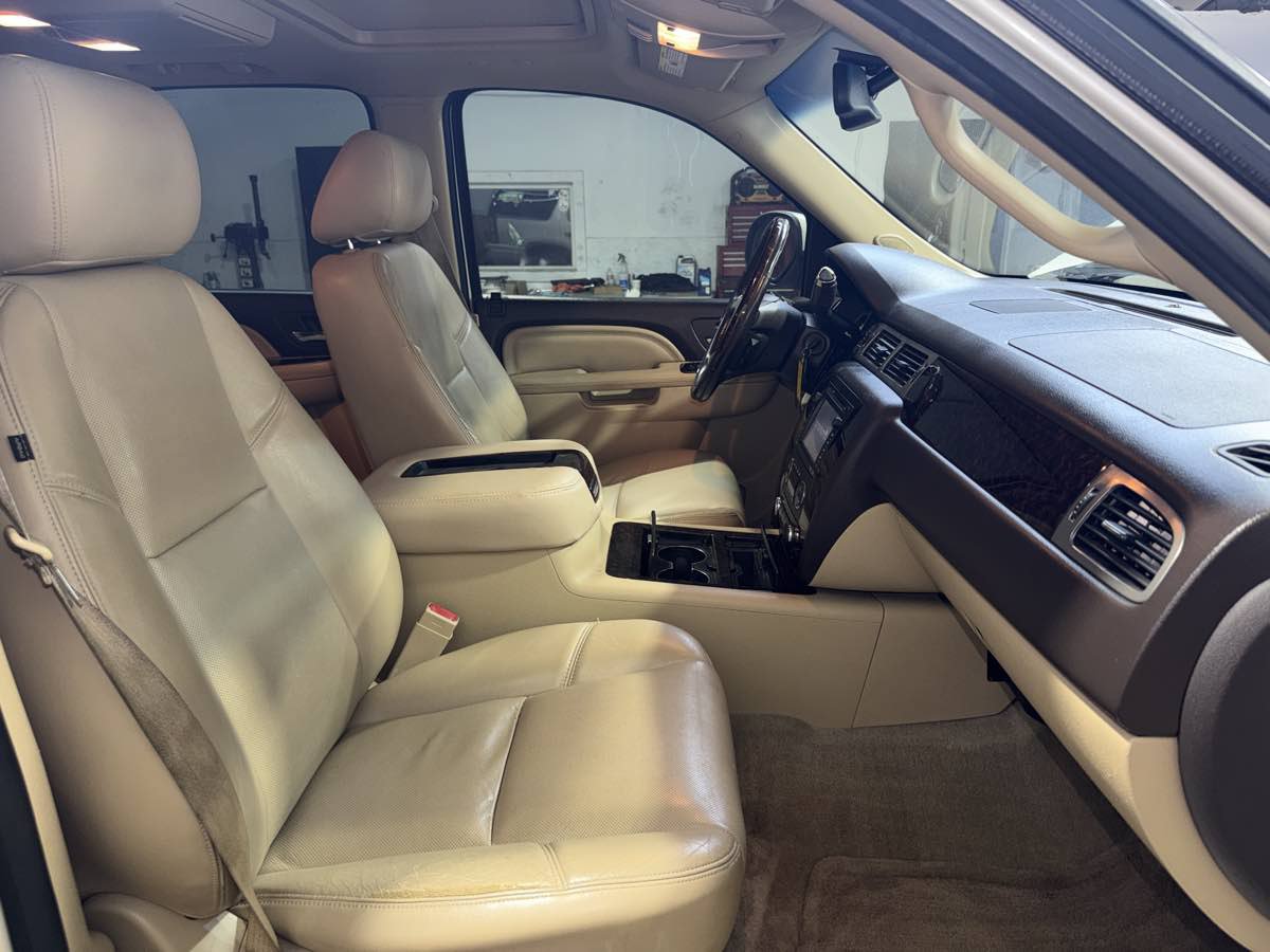 Used 2014 GMC Yukon Denali RWD image 30