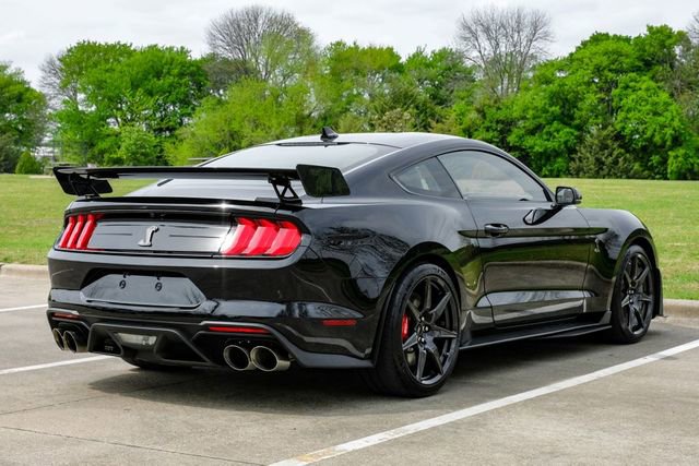 Used 2020 Ford Mustang Shelby GT500 w/ Carbon Fiber Track Pack RWD image 12