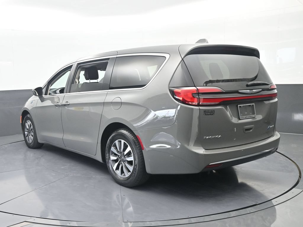 Used 2022 Chrysler Pacifica Touring-L FWD image 4