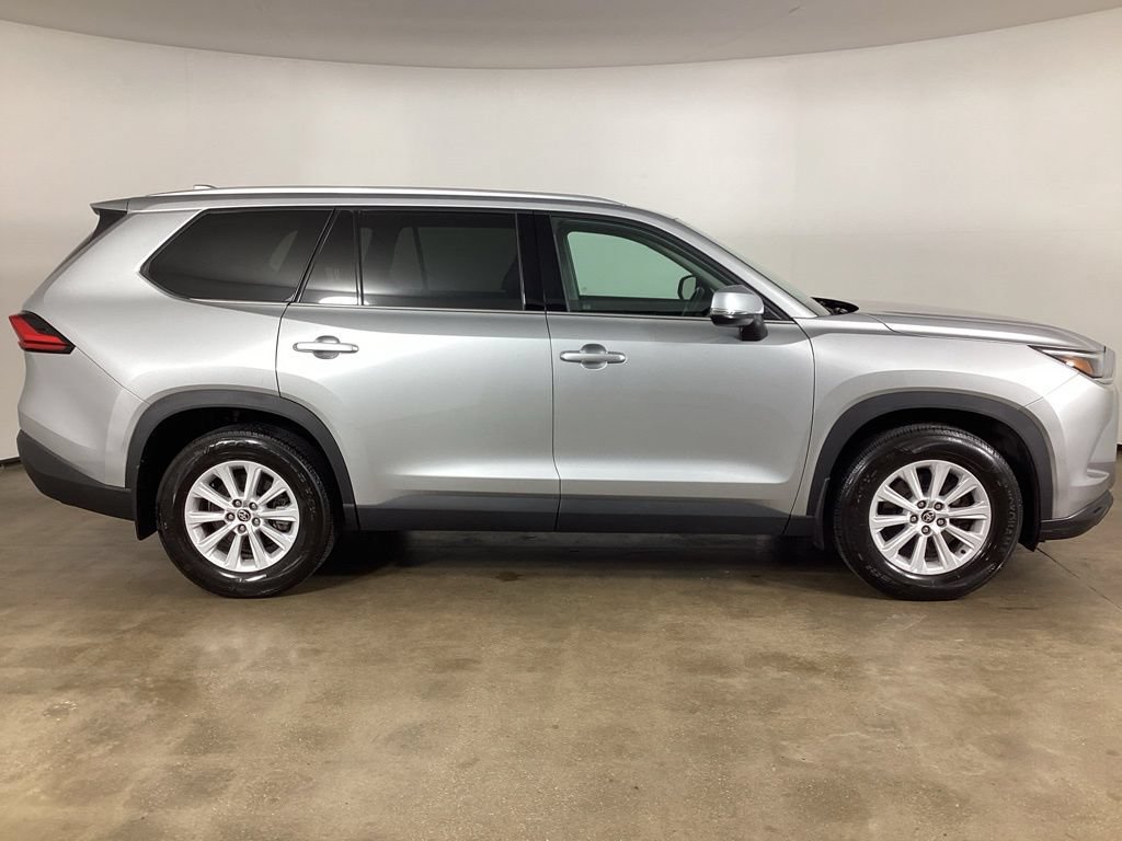 Used 2024 Toyota Grand Highlander AWD image 4
