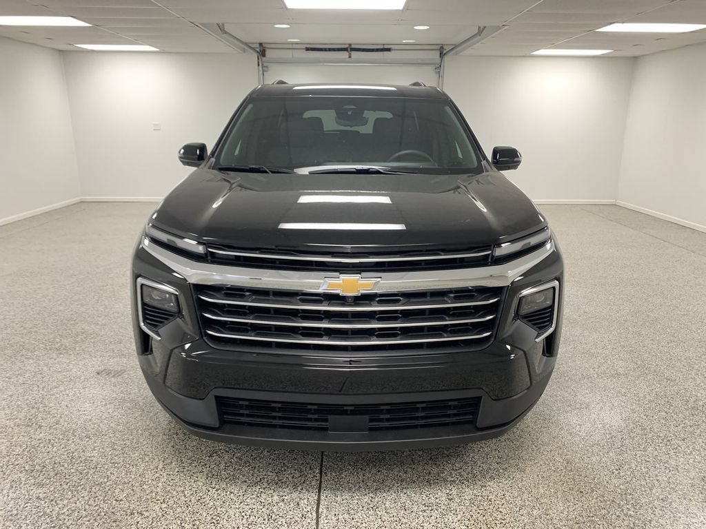 New 2026 Chevrolet Traverse LT w/ Driver Confidence Package AWD/4WD image 3