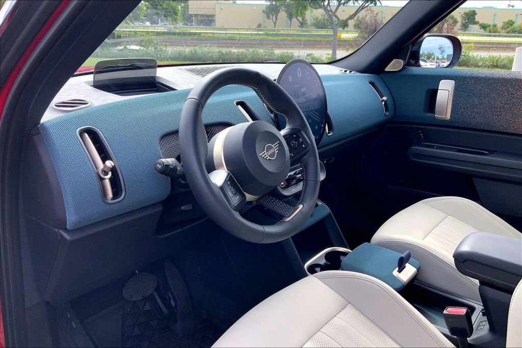 Certified 2025 MINI Cooper Countryman S w/ Comfort Package Max image 15