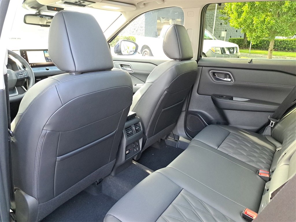 New 2026 Nissan Rogue Platinum image 11