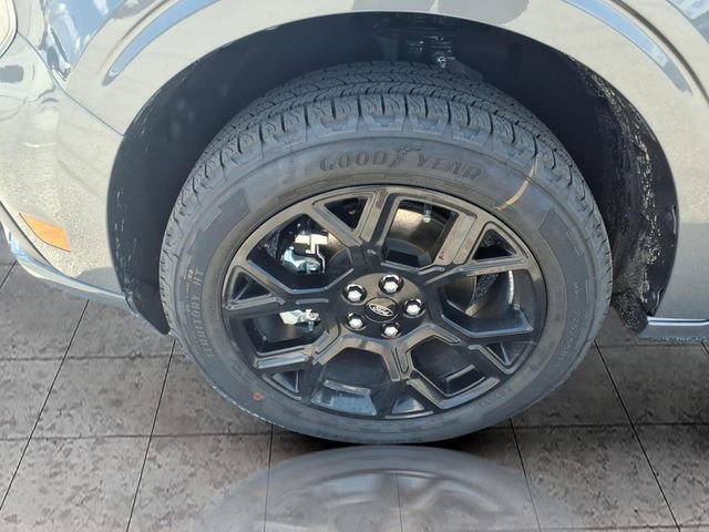 New 2026 Ford Maverick Lobo AWD/4WD image 4