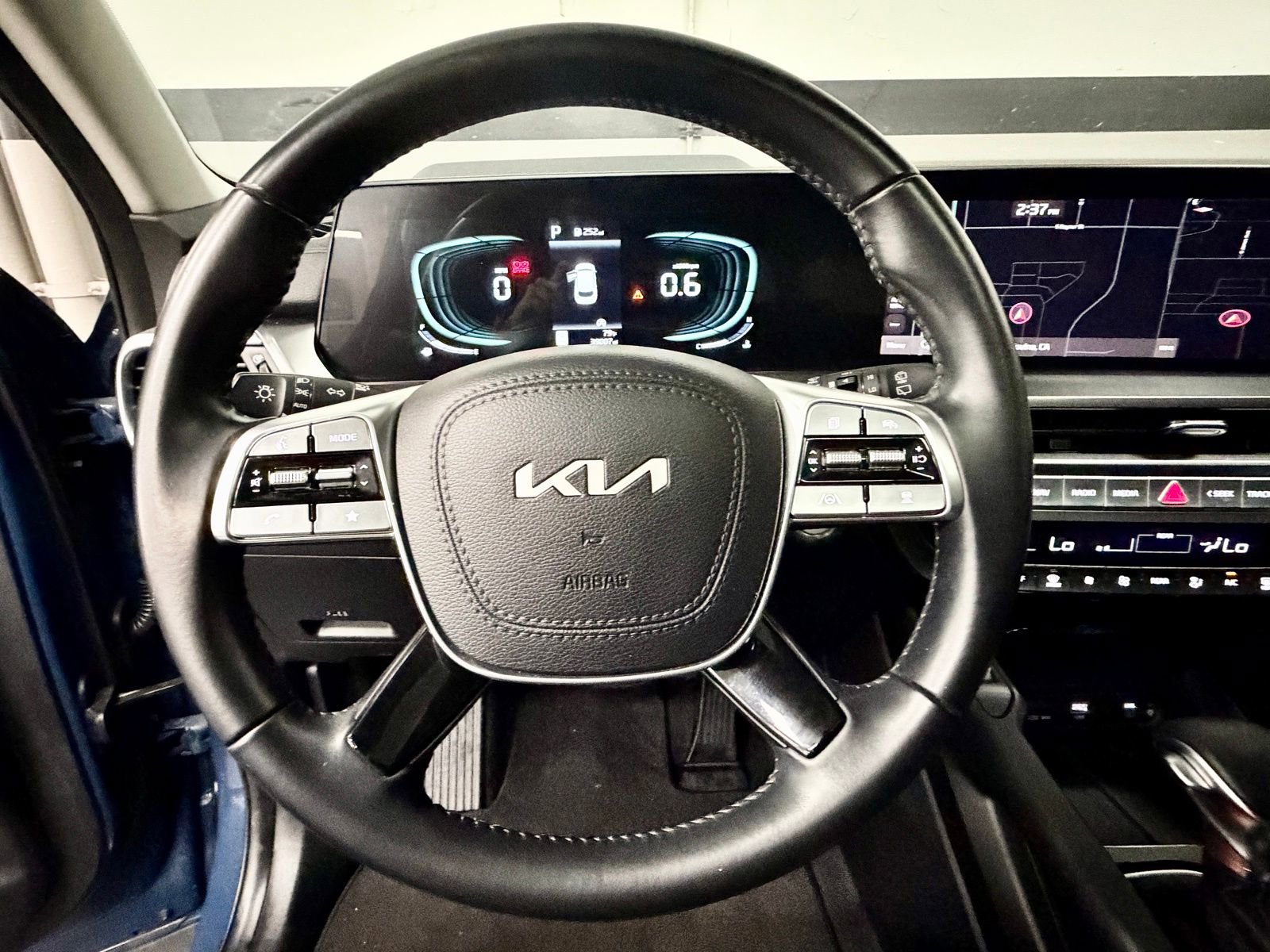 Used 2025 Kia Telluride S image 27