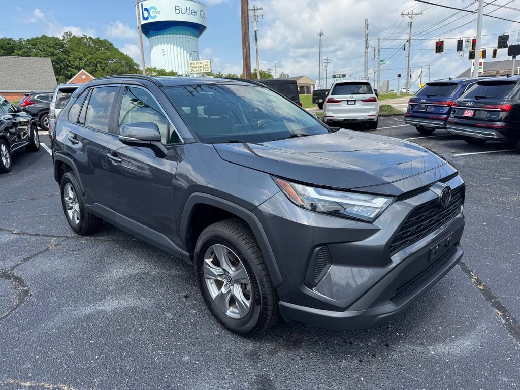 Used 2024 Toyota RAV4 XLE AWD/4WD image 4