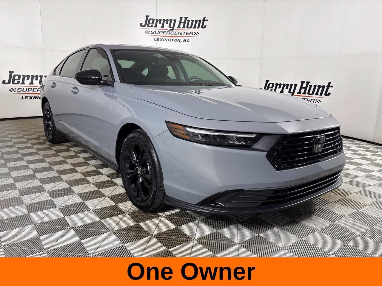 Used 2025 Honda Accord SE image 4