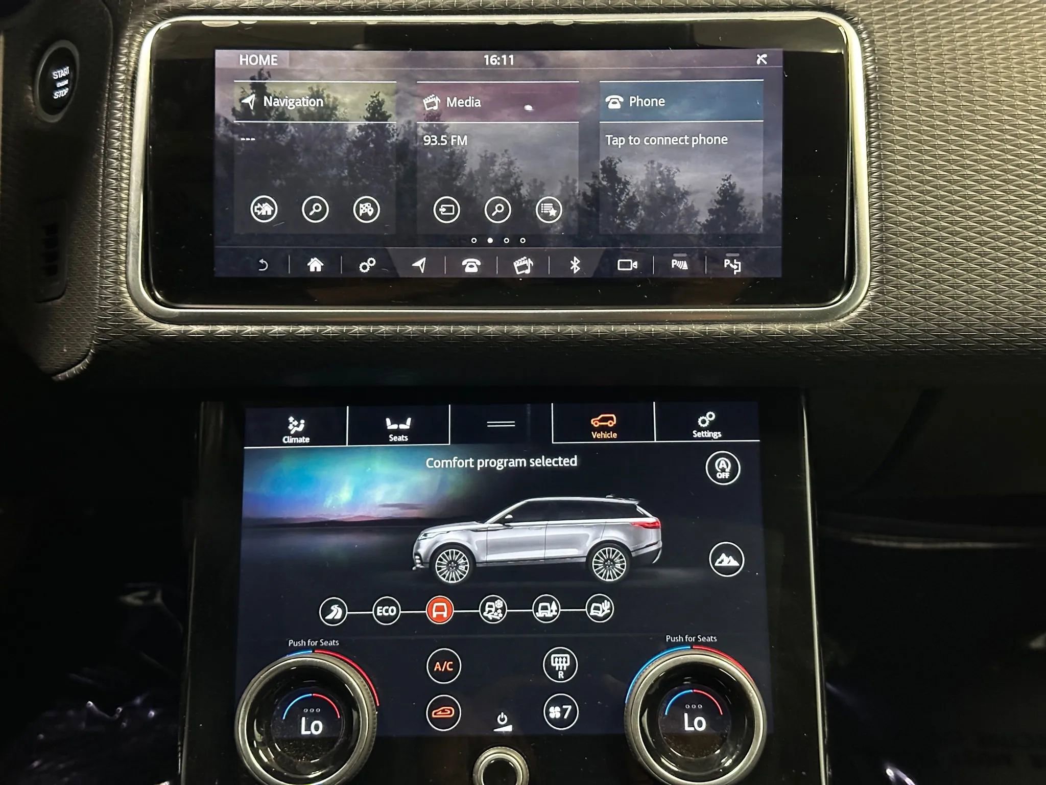 Used 2019 Land Rover Range Rover Velar R-Dynamic SE image 33