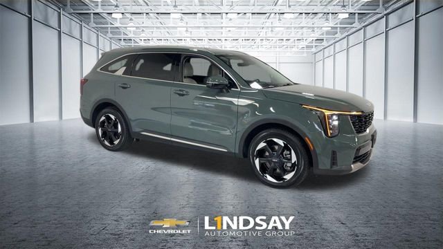 Used 2025 Kia Sorento EX AWD/4WD image 3