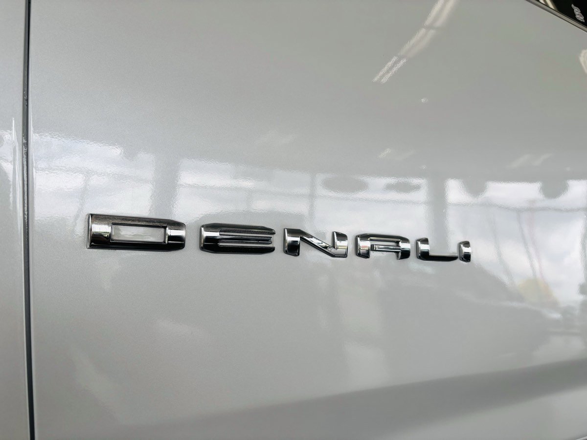 Used 2022 GMC Yukon Denali AWD/4WD image 16