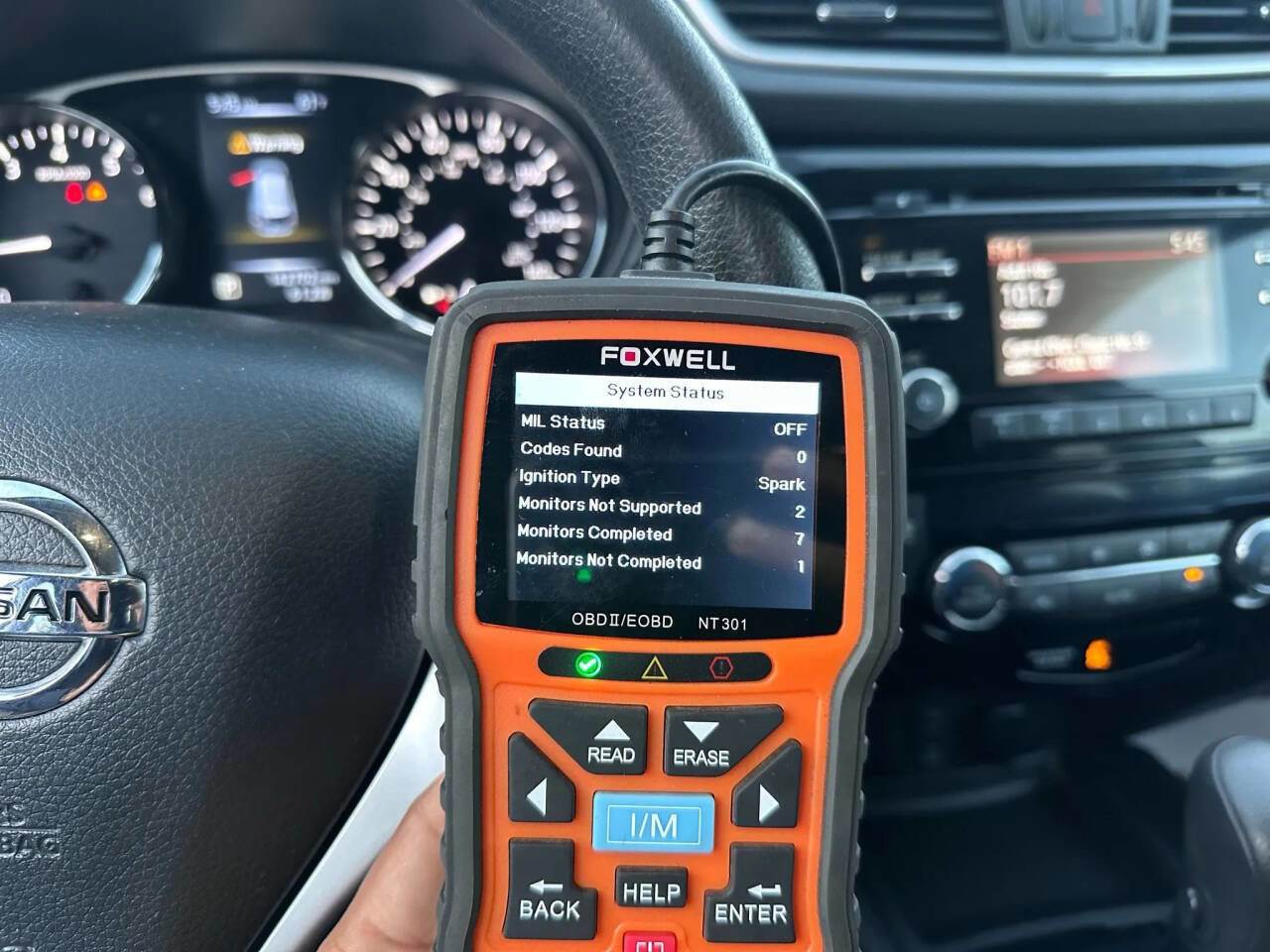 Used 2014 Nissan Rogue SV image 21