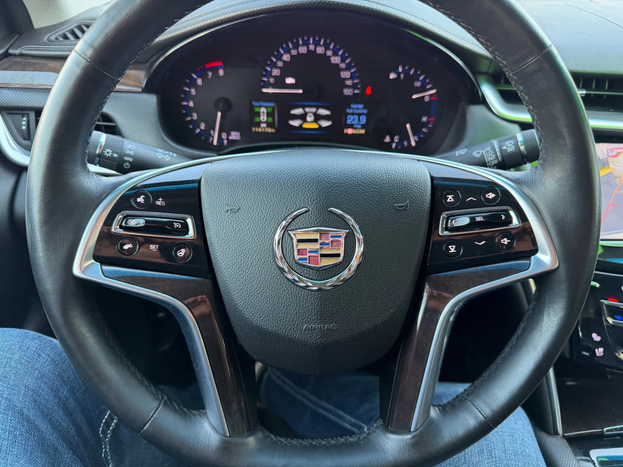 Used 2015 Cadillac XTS Luxury FWD image 16