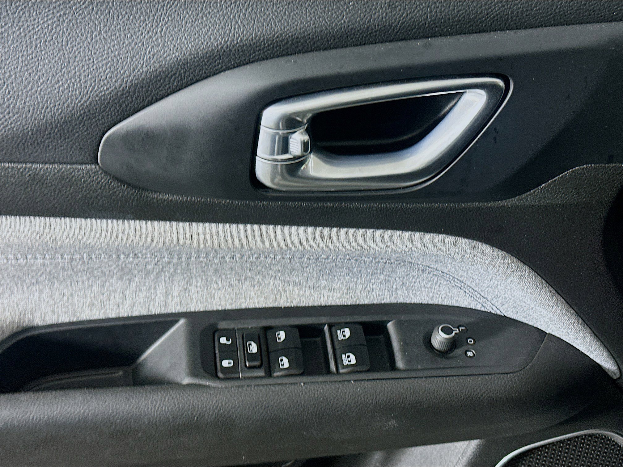 Used 2025 Jeep Compass Latitude image 15