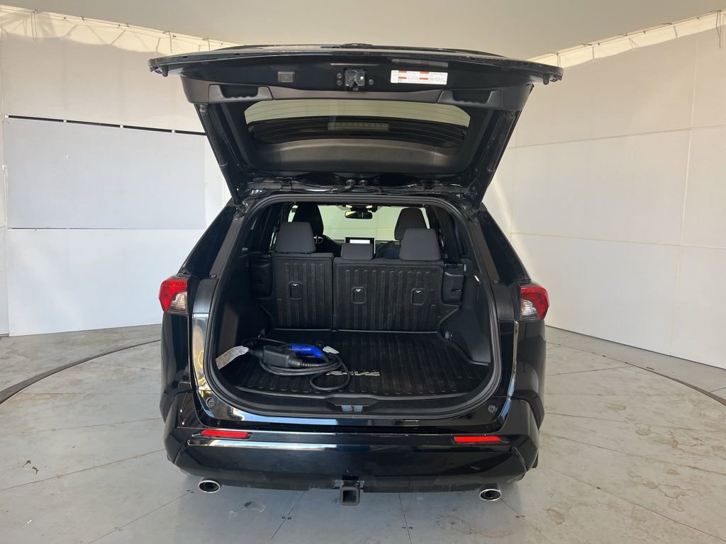 Used 2023 Toyota RAV4 SE w/ Weather & Moonroof Package image 13