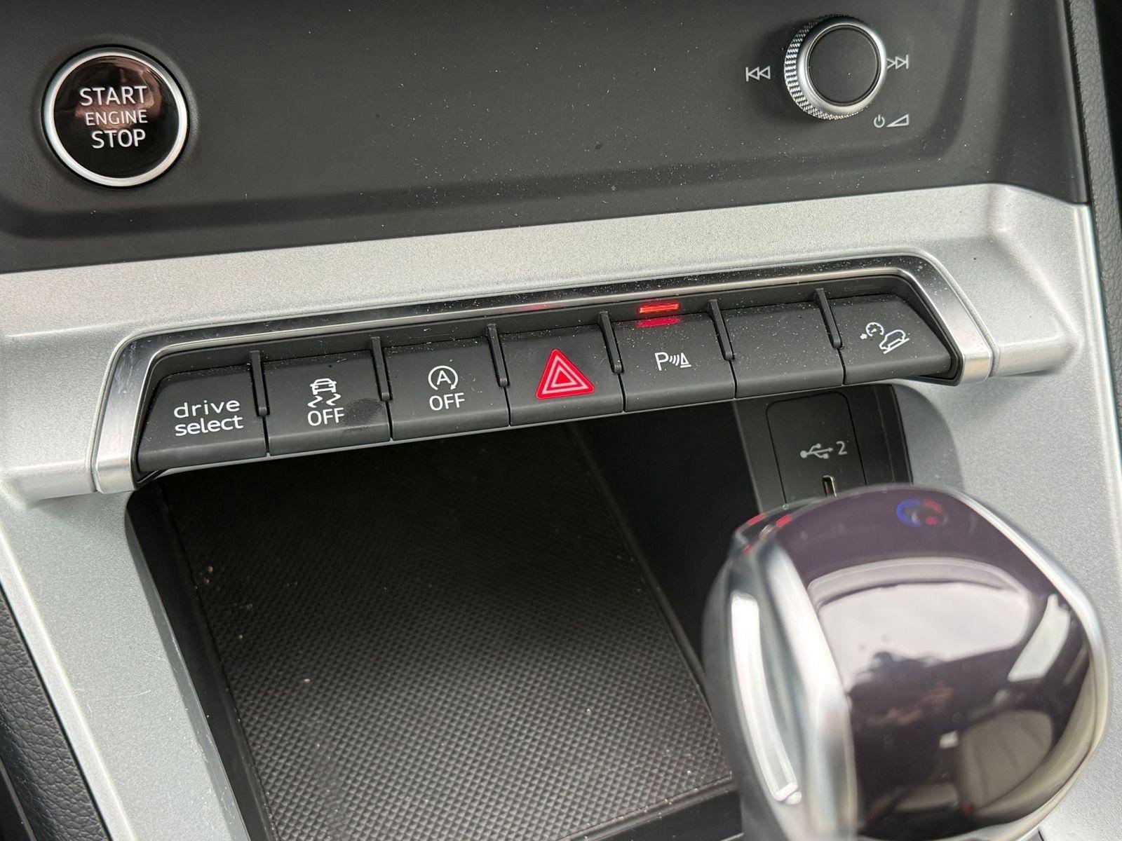 Used 2023 Audi Q3 2.0T Premium w/ Convenience Package image 28