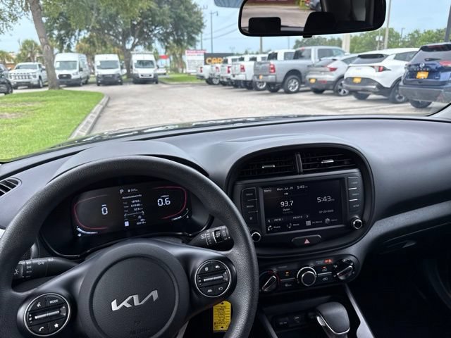 Used 2025 Kia Soul FWD image 38