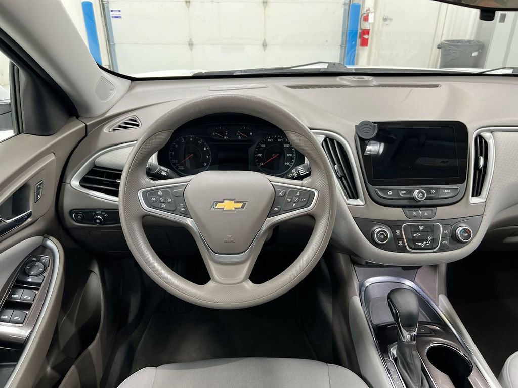 Used 2022 Chevrolet Malibu LS w/ Driver Confidence Package II FWD image 11