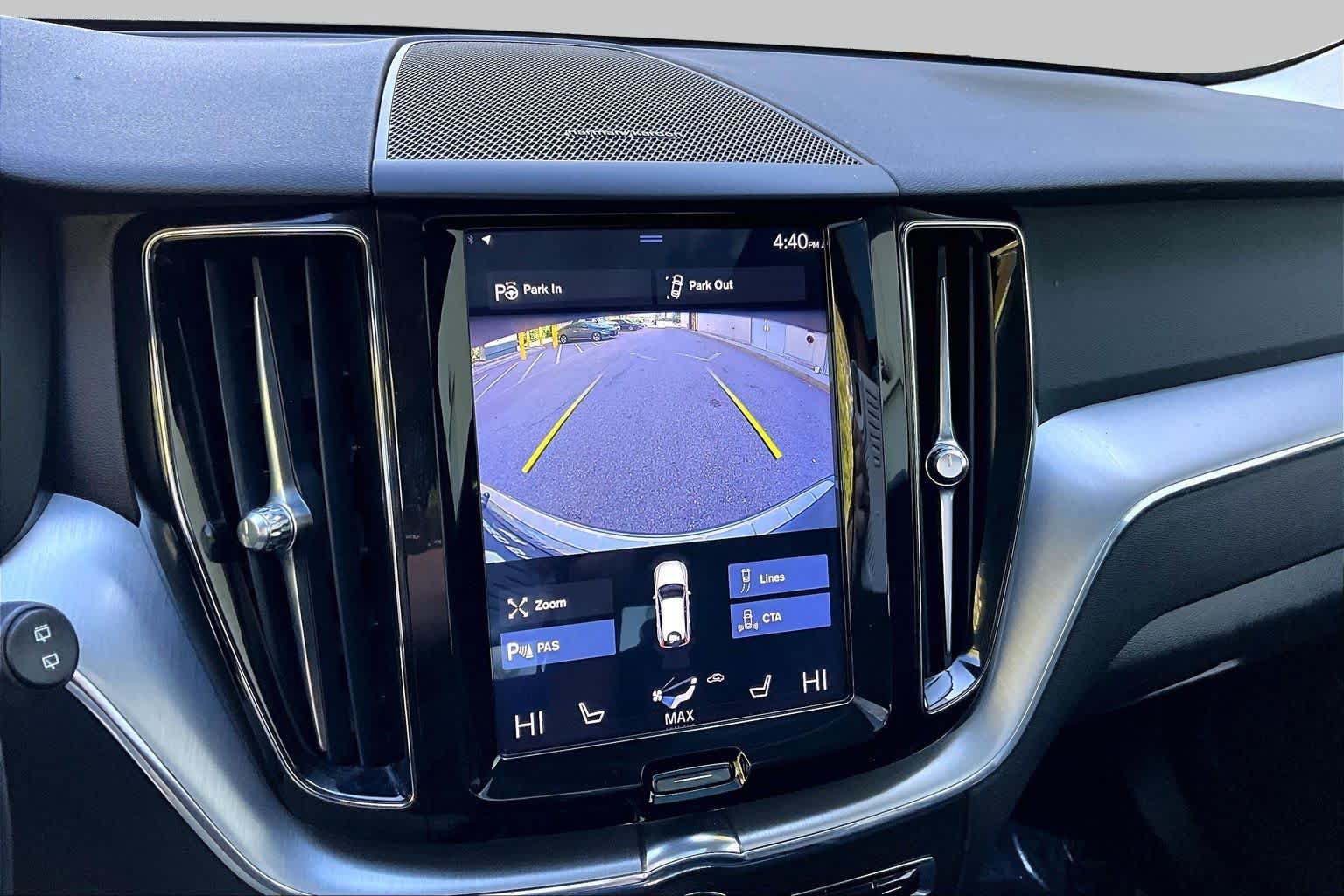 Used 2019 Volvo XC60 T5 Momentum w/ Multimedia Package AWD/4WD image 27