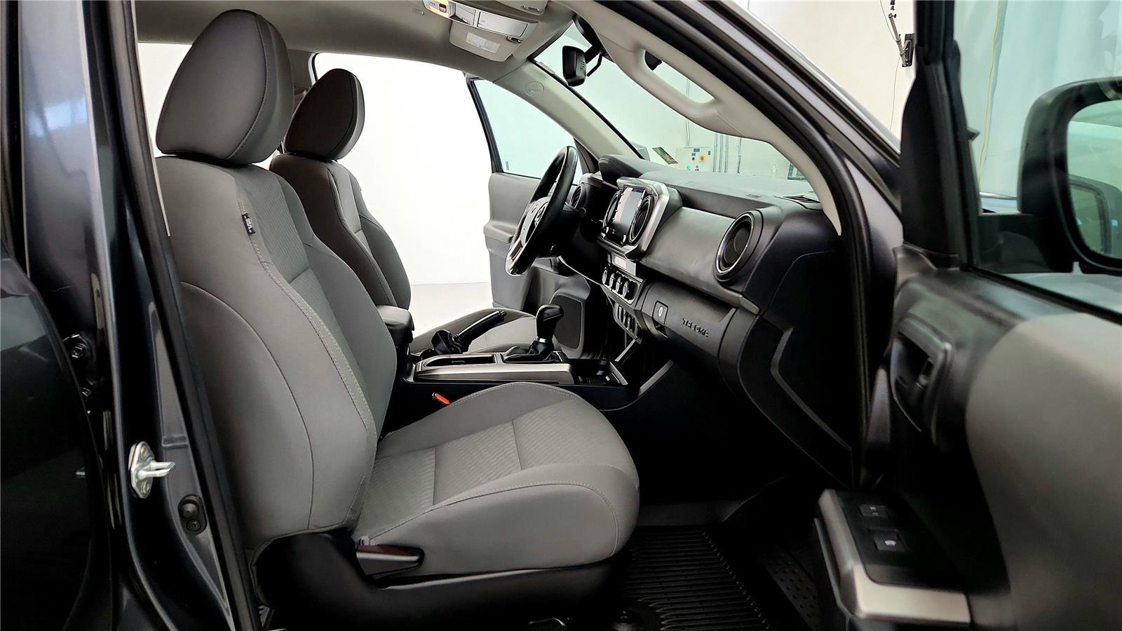 Certified 2023 Toyota Tacoma SR5 w/ Black Out Package (TMS) image 17