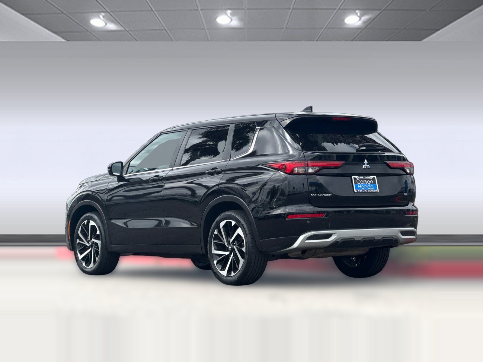 Used 2024 Mitsubishi Outlander SE AWD/4WD image 3