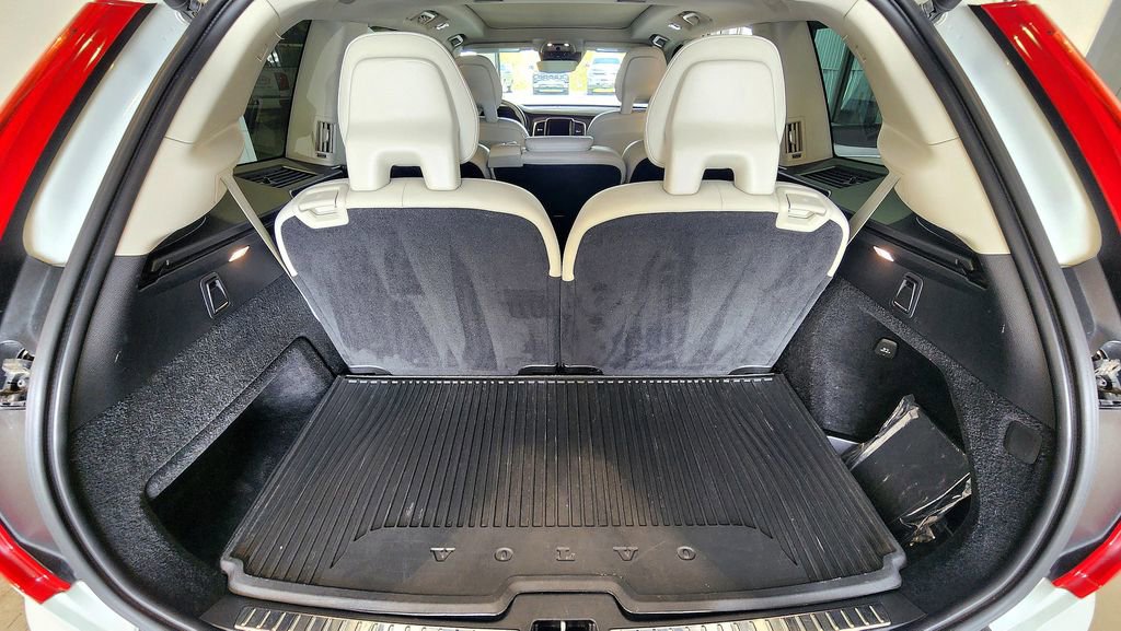 Used 2021 Volvo XC90 T5 Momentum w/ Climate Package AWD/4WD image 10