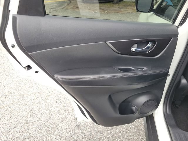 Used 2019 Nissan Rogue SV w/ Premium Package AWD/4WD image 30
