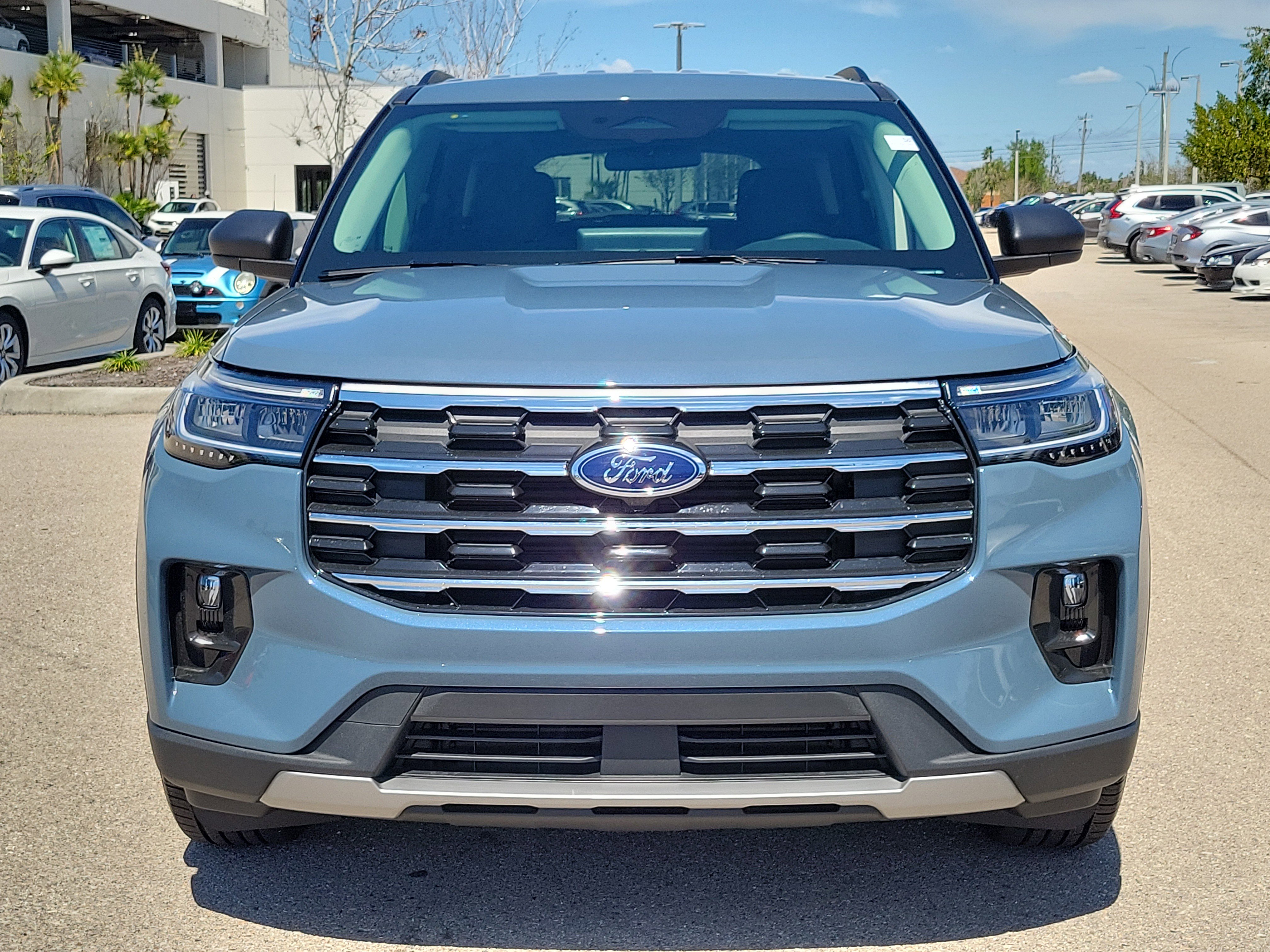 Used 2026 Ford Explorer Active w/ Active Comfort Package image 2